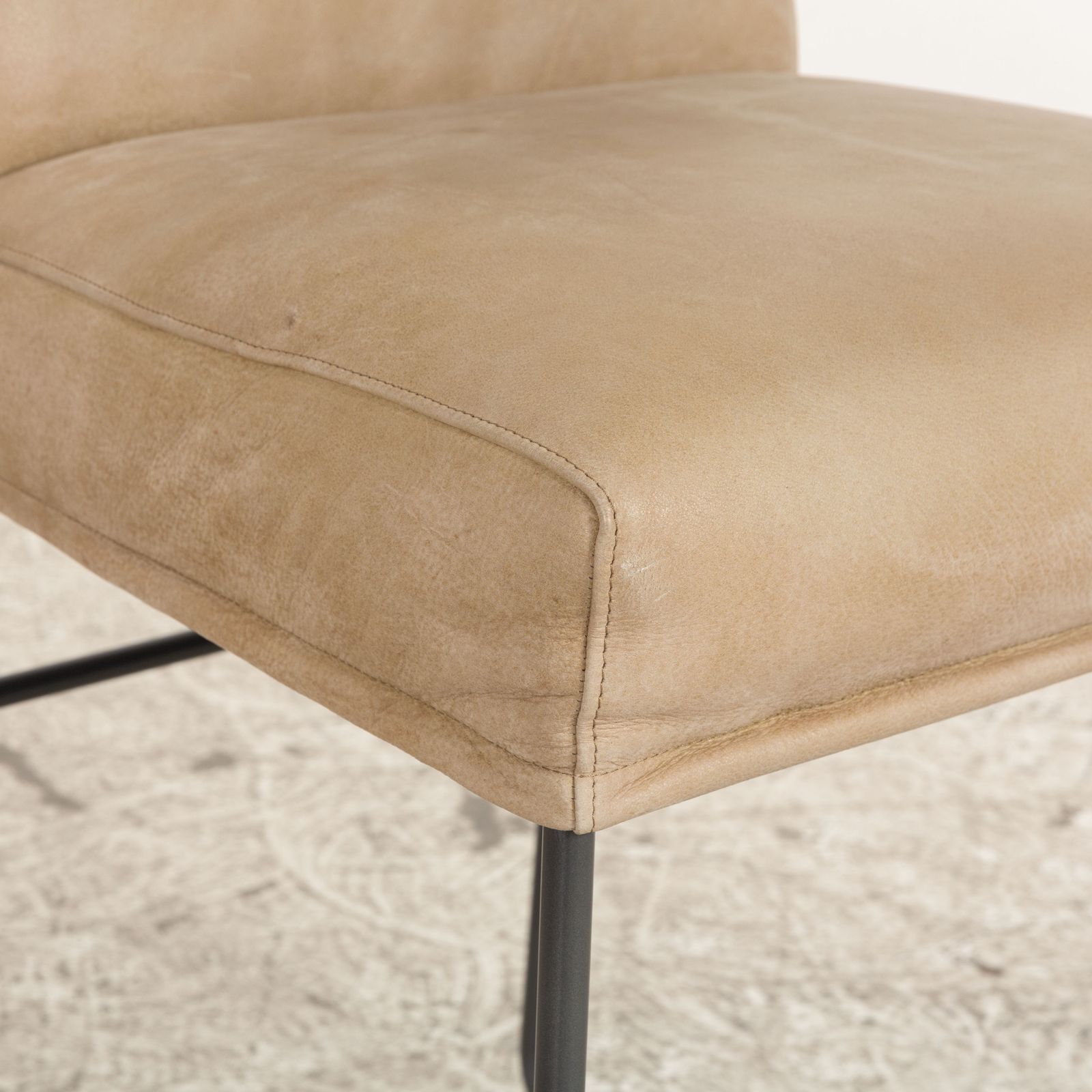 Lot de 4 chaises KFF D Light en cuir naturel beige photo for sale