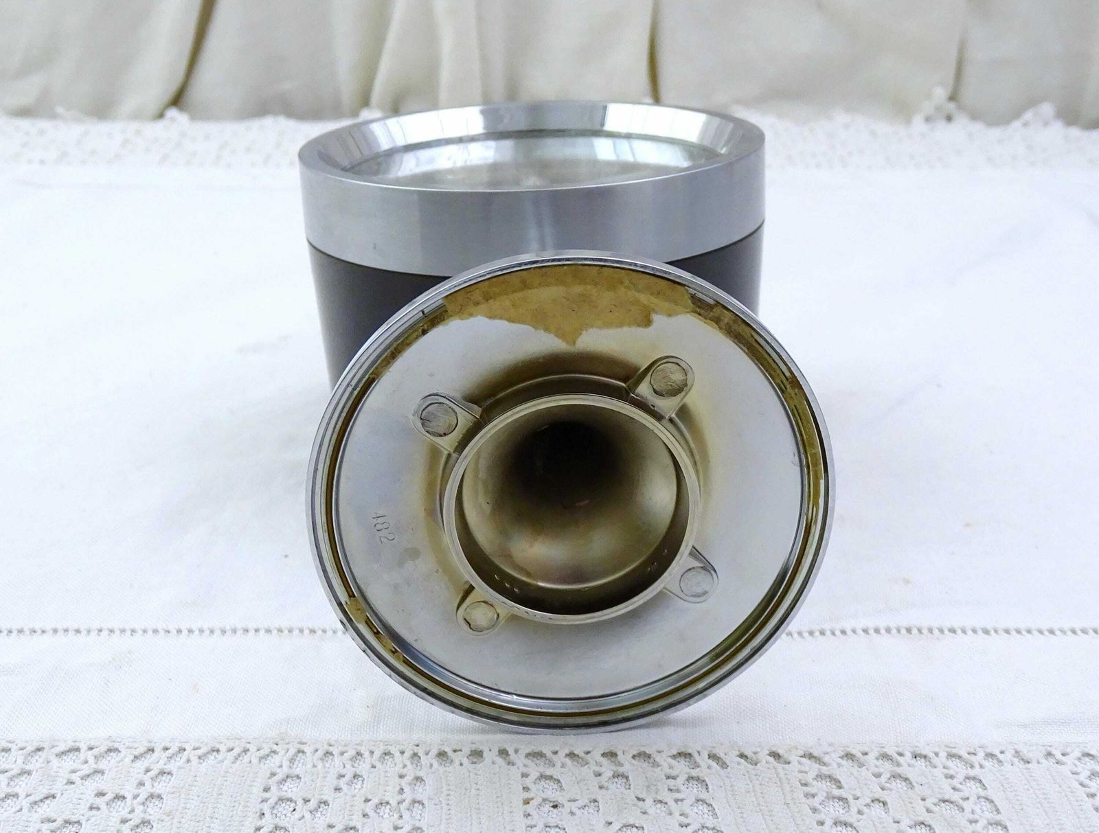 Vintage Working Mid Century Modern Tulip Base Alarm Clock 2 Jewels By Rhythm Of Japan In Bark Melamine And Chrome, Retro 1960s Time Piece photo vintage