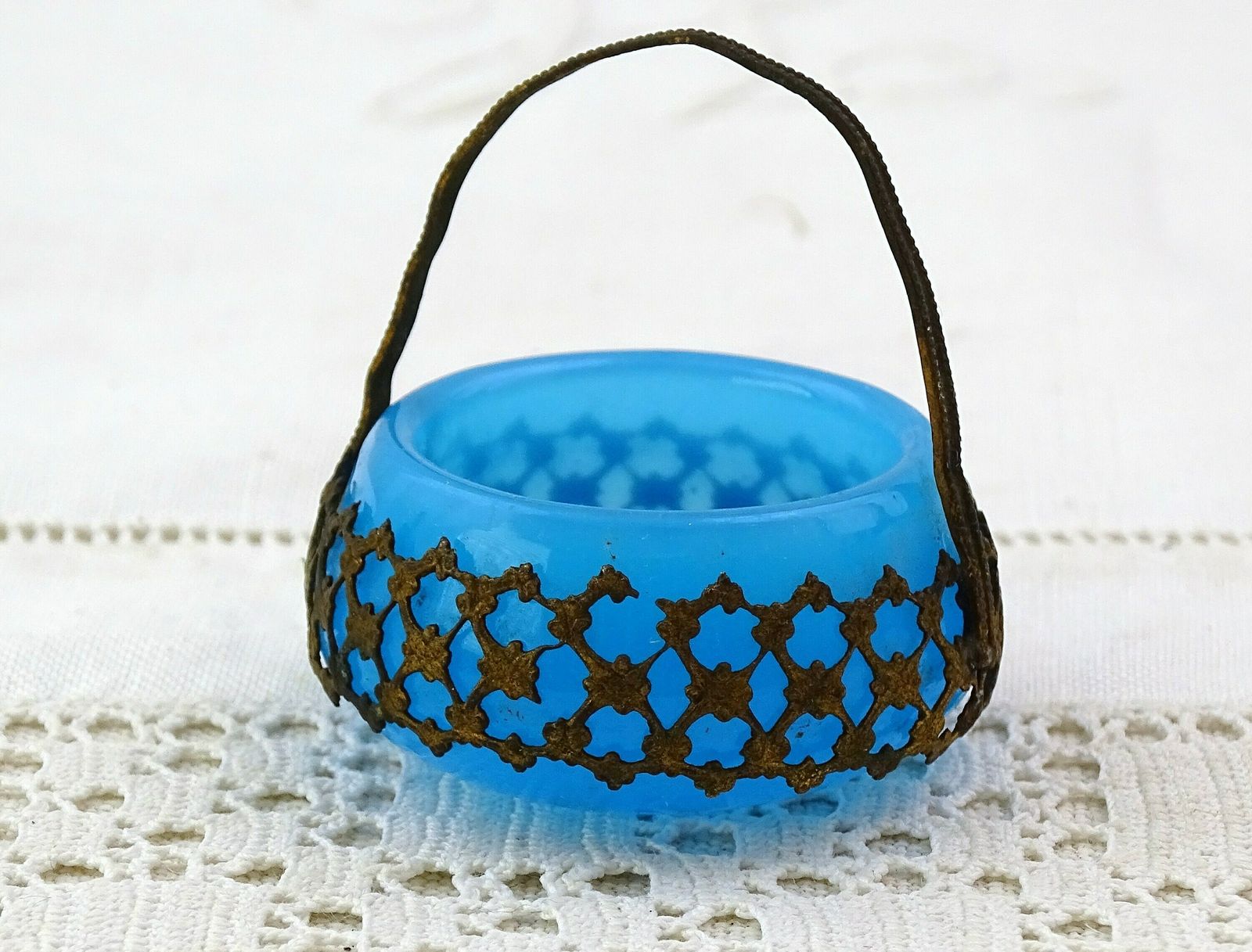 Tiny Antique 19th Century Blue Opaline Glass Basket With Omalu Metal Handle, Small Vintage Table Cruet Salt Dish In Blue Milk Glass France photo 65.0