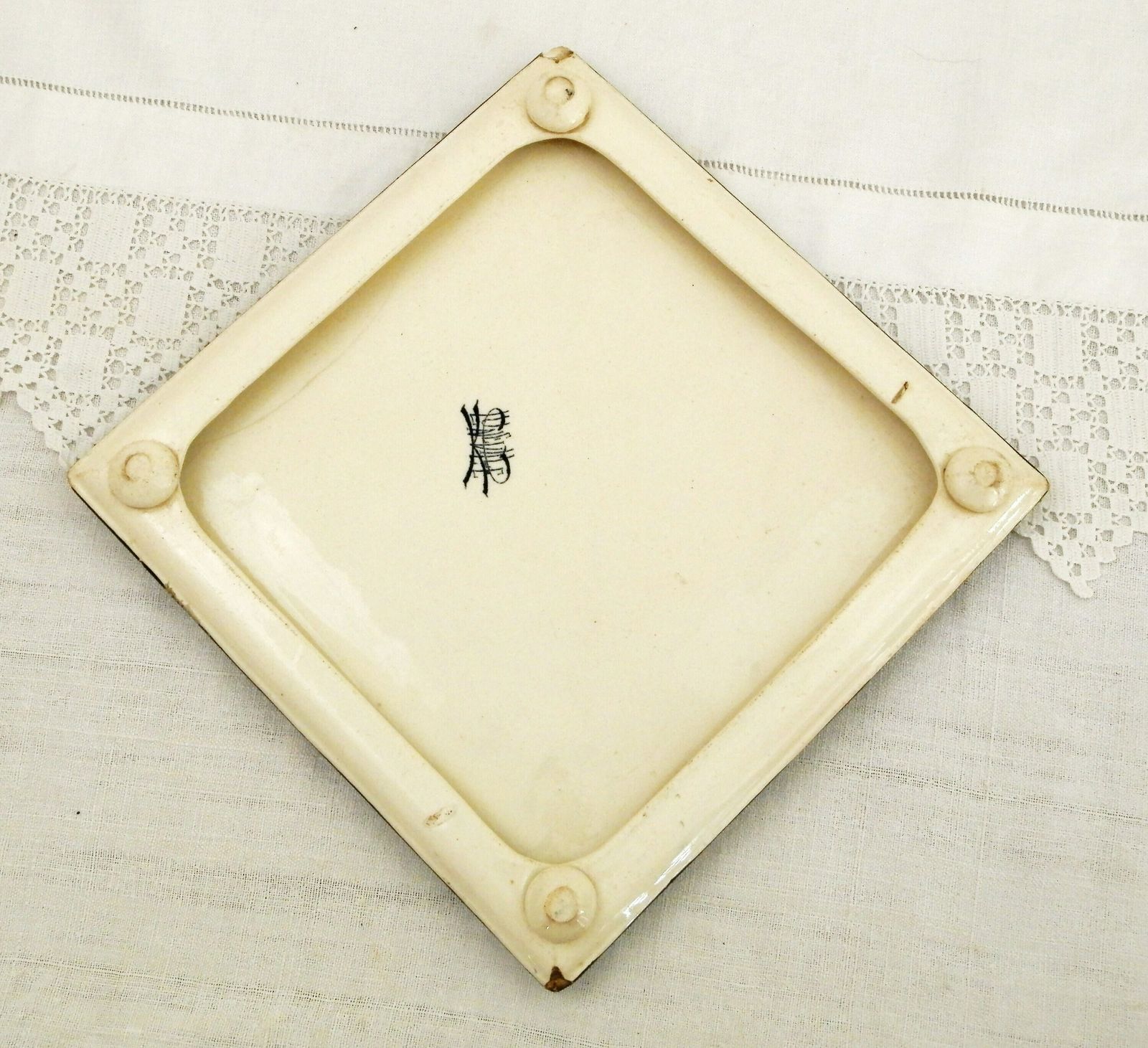 Antiek Frans Keramisch Onderzetter / Warmhoudplaat Met Drakenmotief – Luneville Kg, 19e Eeuw – Paris Brocante Decor photo vinterior