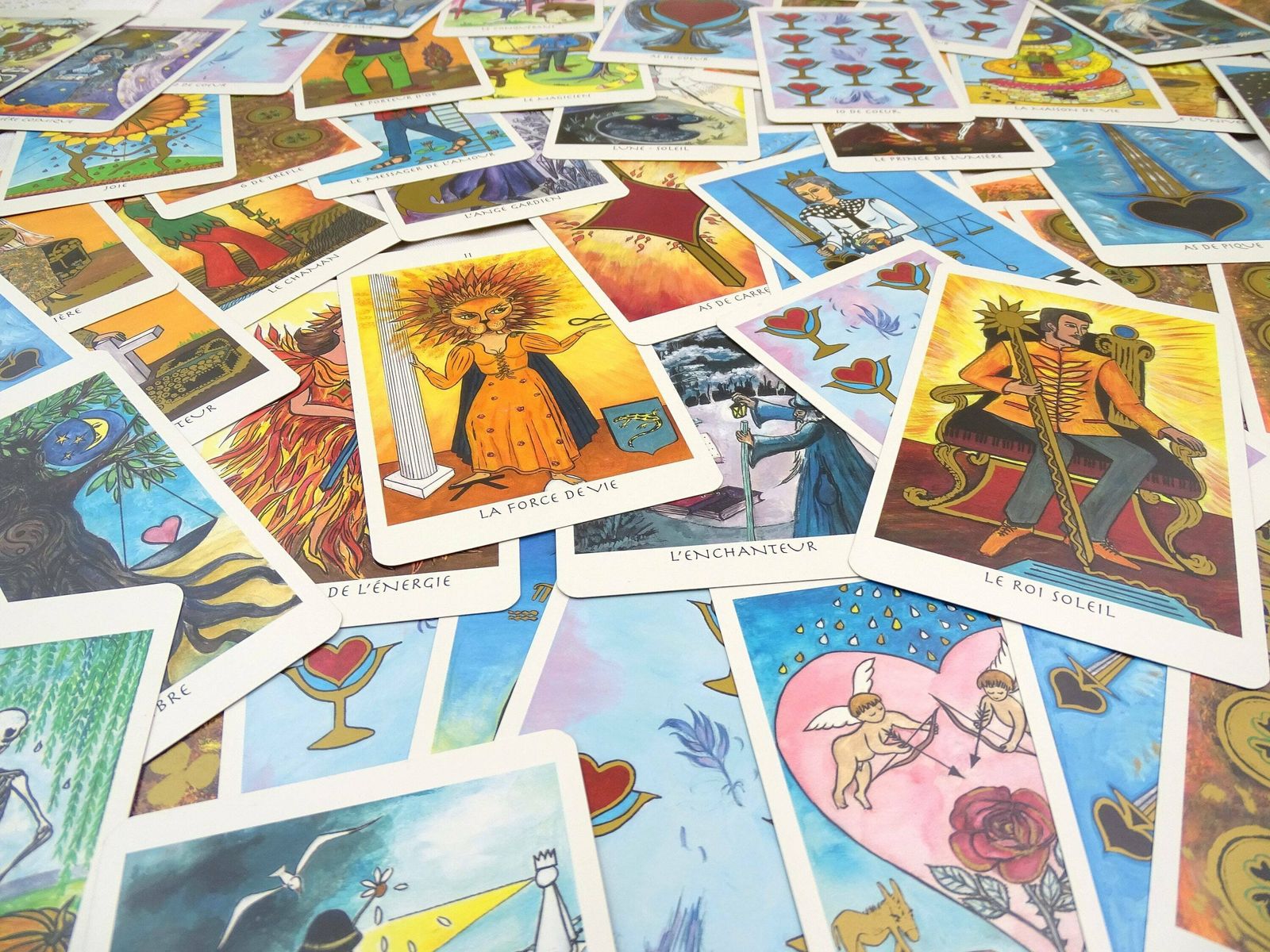 Vintage French Complete Tarot Pack Le Tarot D'or By Joelle Balle Safran Collection, Retro Big Fortune Telling Cards From France, Divination photo vinterior