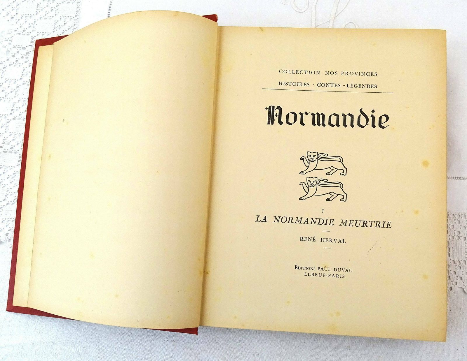 Groot Vintage Frans Gebonden Boek Uit De Jaren 1950 Over De Geschiedenis Van De Normandische Regio – Normandie Provinces Histoire Contes Legendes – Paul Duval photo furniture