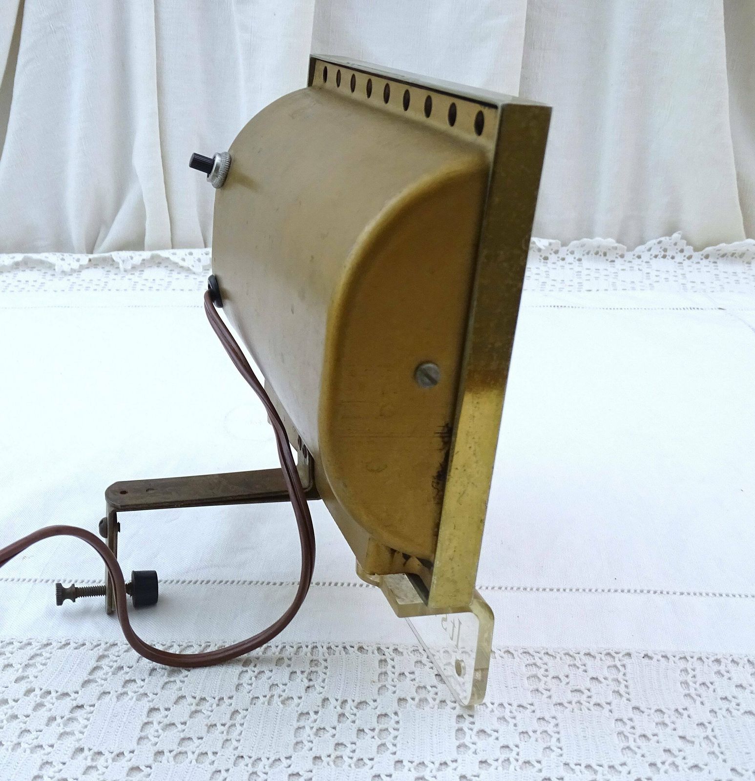 Vintage Mid Century Rheingold Extra Dry Lager Beer Cash Electrified Lighted Glass Sign From USA, Retro 1950s Barware Advertising Red Gold photo 141.0