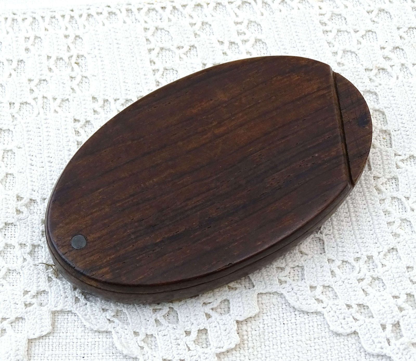 Klein Antiek Frans Zakspiegeltje Met Gebruikssporen, Houten Etui En Papieren Etiket Met Vermelding Van Herkomst Uit Versailles, 19e Eeuw photo Woonaccessoires