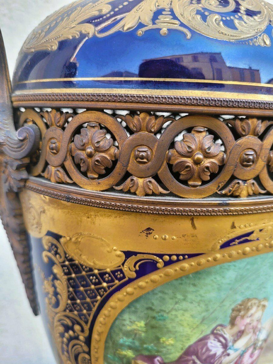 In The Style Of Sèvres, Pair Of Covered Porcelain Vases, 19th Century photo 1850.0