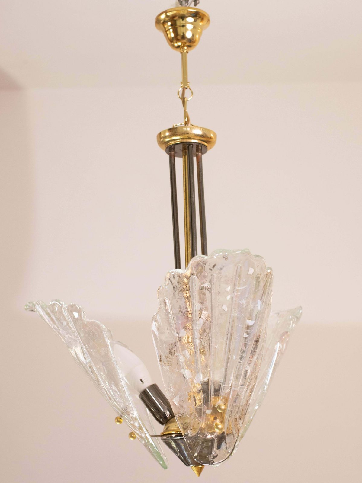Elegant Murano Chandelier With 3 Leaves Iridescent In Murano Glass photo for sale