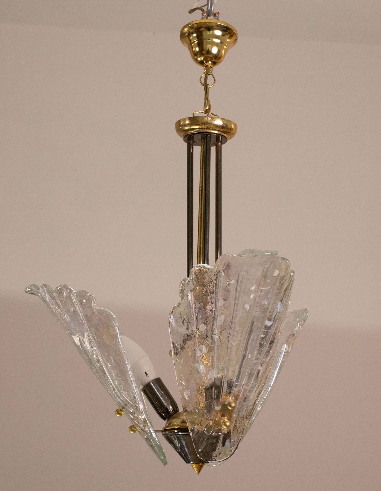 photo vinterior Elegant Murano Chandelier With 3 Leaves Iridescent In Murano Glass