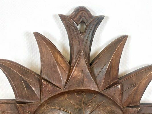 photo vinterior Wooden Carved Sun Face Sunburst Wall Sculpture, 20th Century