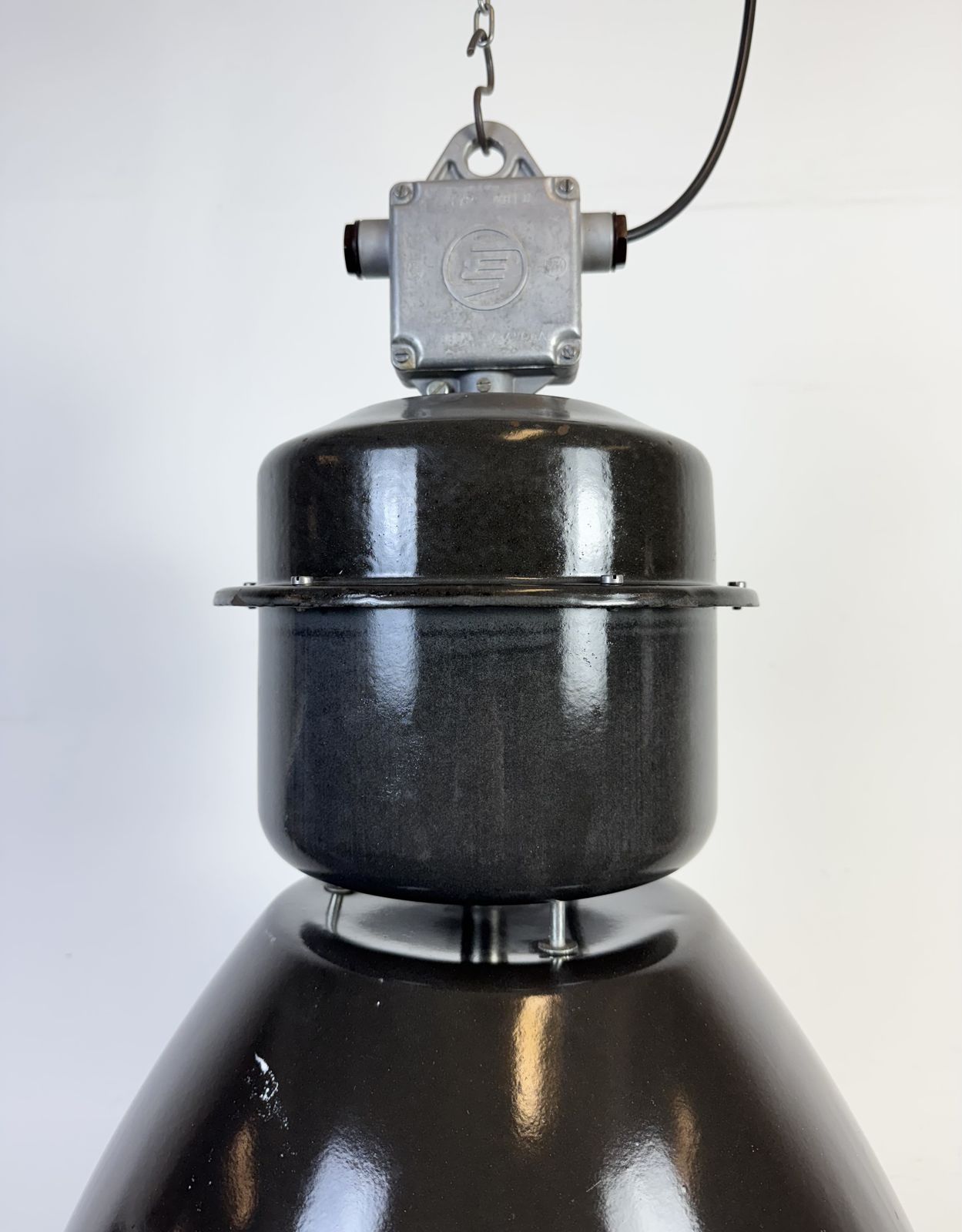 Large Black Enamel Industrial Lamp With Clear Glass Cover From Elektrosvit, 1960s, 20x photo Lighting