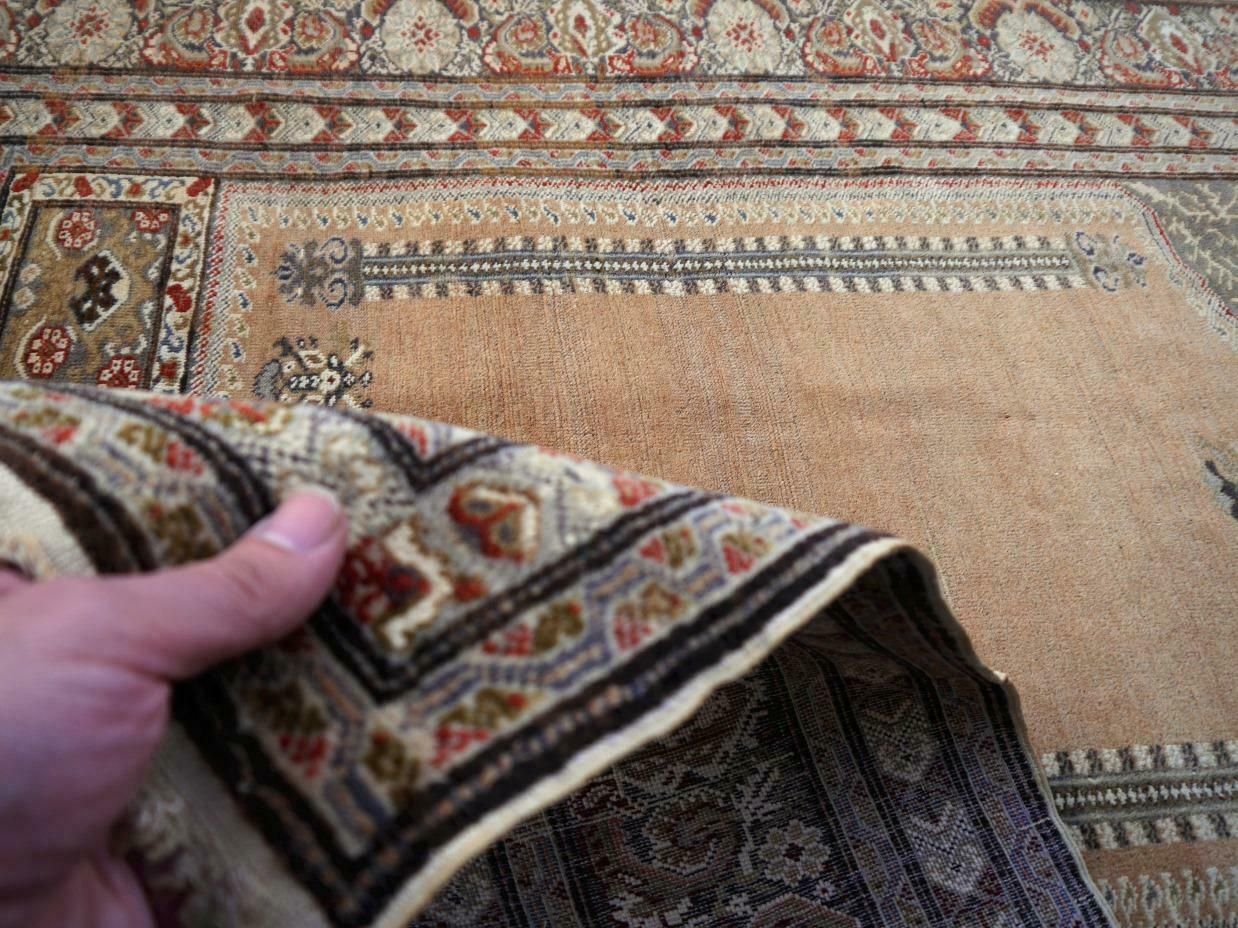 photo vintage Antique Bandirma Prayer Rug Pandirma Turkish Carpet