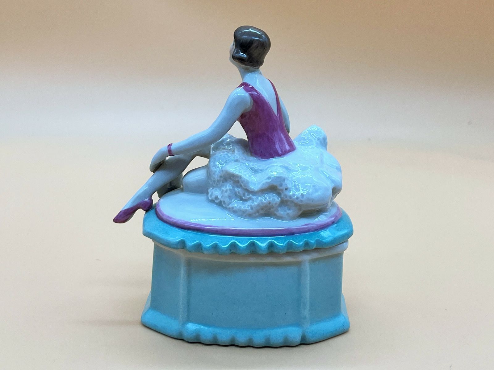 1930's Meissen Porcelain Art Deco Flapper Girl Powder Box. photo for sale