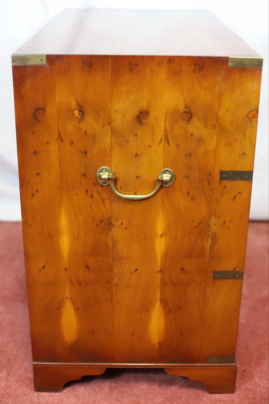 photo vinterior Lovely Yew Wood Military Campaign Style Chest Of Drawers