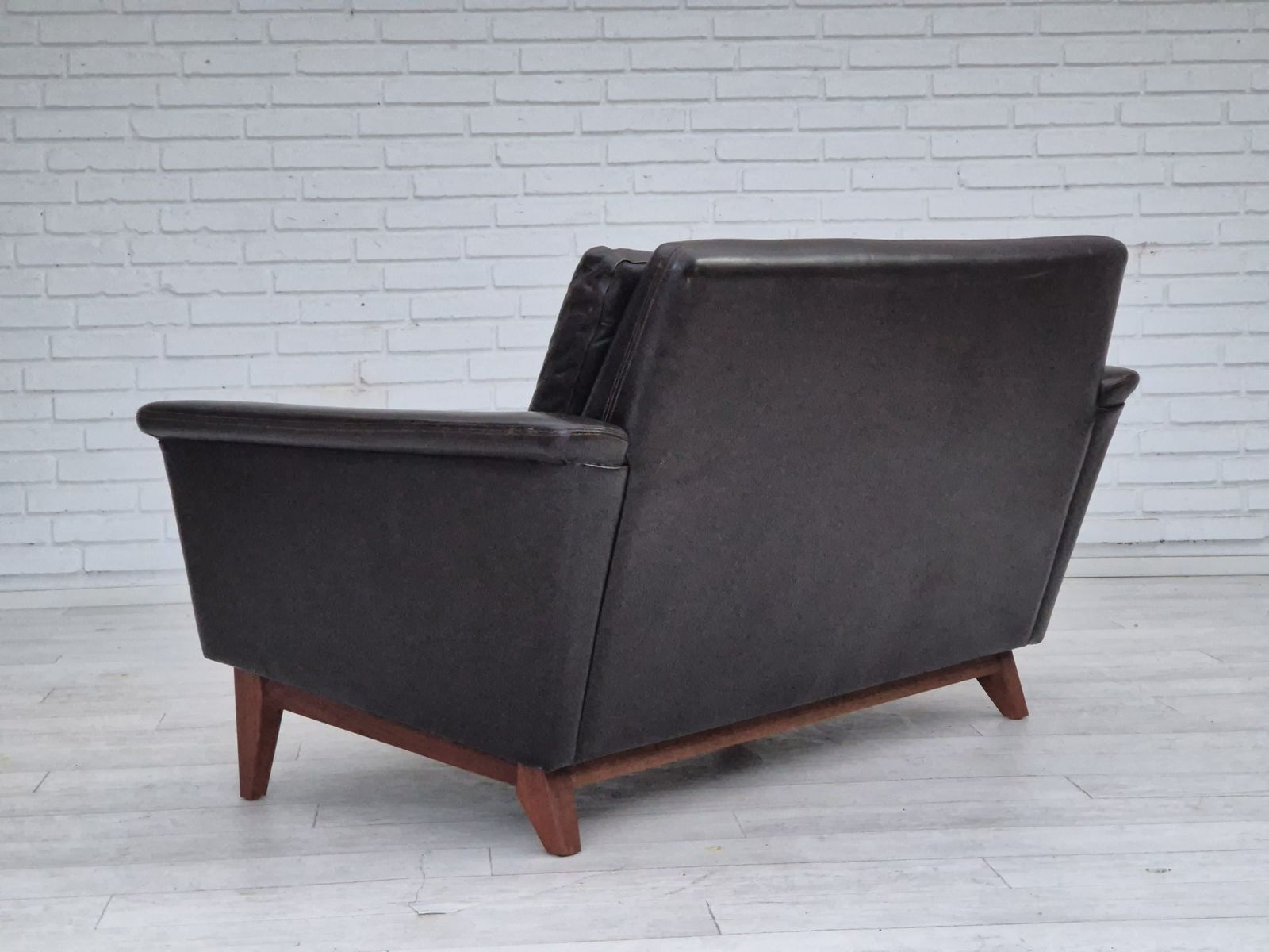 1970s, Danish 2 Seater Sofa, Original Condition, Furniture Leather, Solid Teak Wood. photo Furniture