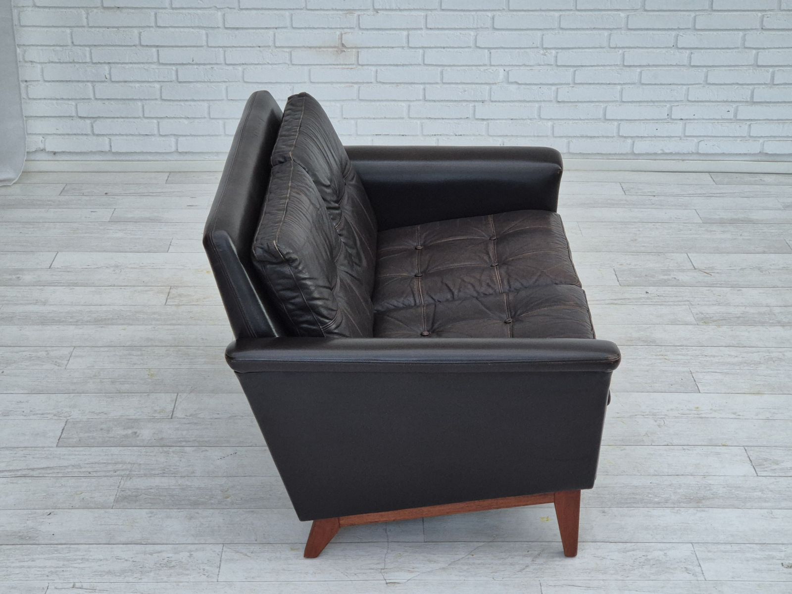 1970s, Danish 2 Seater Sofa, Original Condition, Furniture Leather, Solid Teak Wood. photo 1750.0