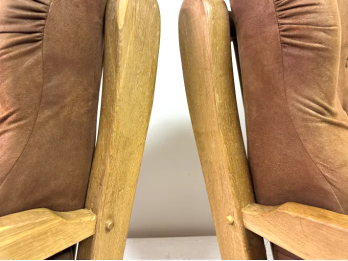 photo furniture Pair Of Chunky 1960s Brutalist Armchairs In Oak