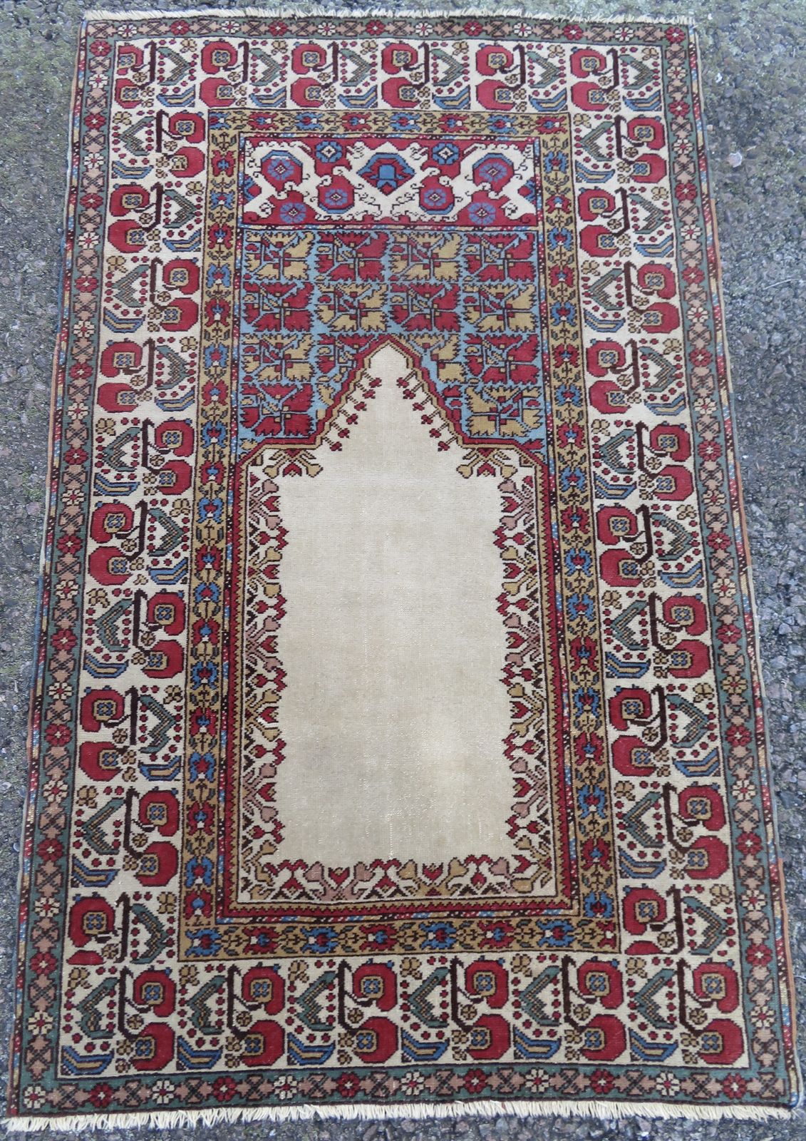 Attractive Antique Turkish Kula Ghiordes Village Prayer Rug. West Anatolia. 158cm X 99cm.