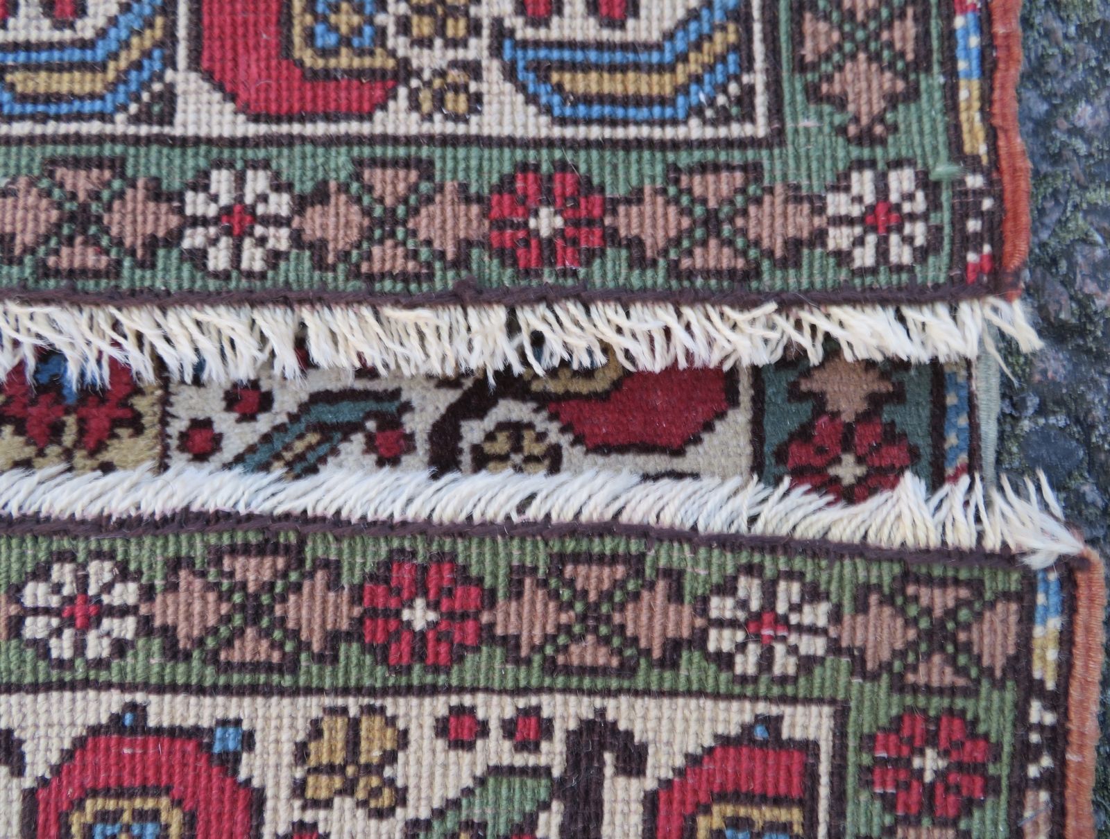 photo furniture Attractive Antique Turkish Kula Ghiordes Village Prayer Rug. West Anatolia. 158cm X 99cm.