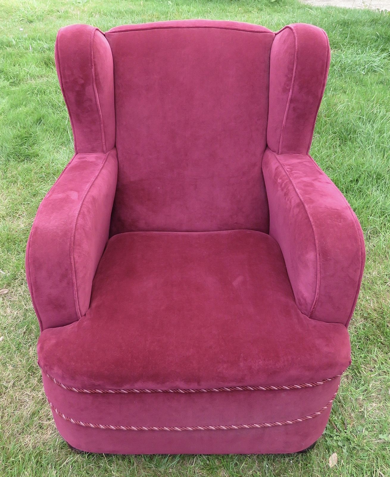 1930’s 2 Seater Sofa And 2 Chairs In Good Condition. photo Furniture