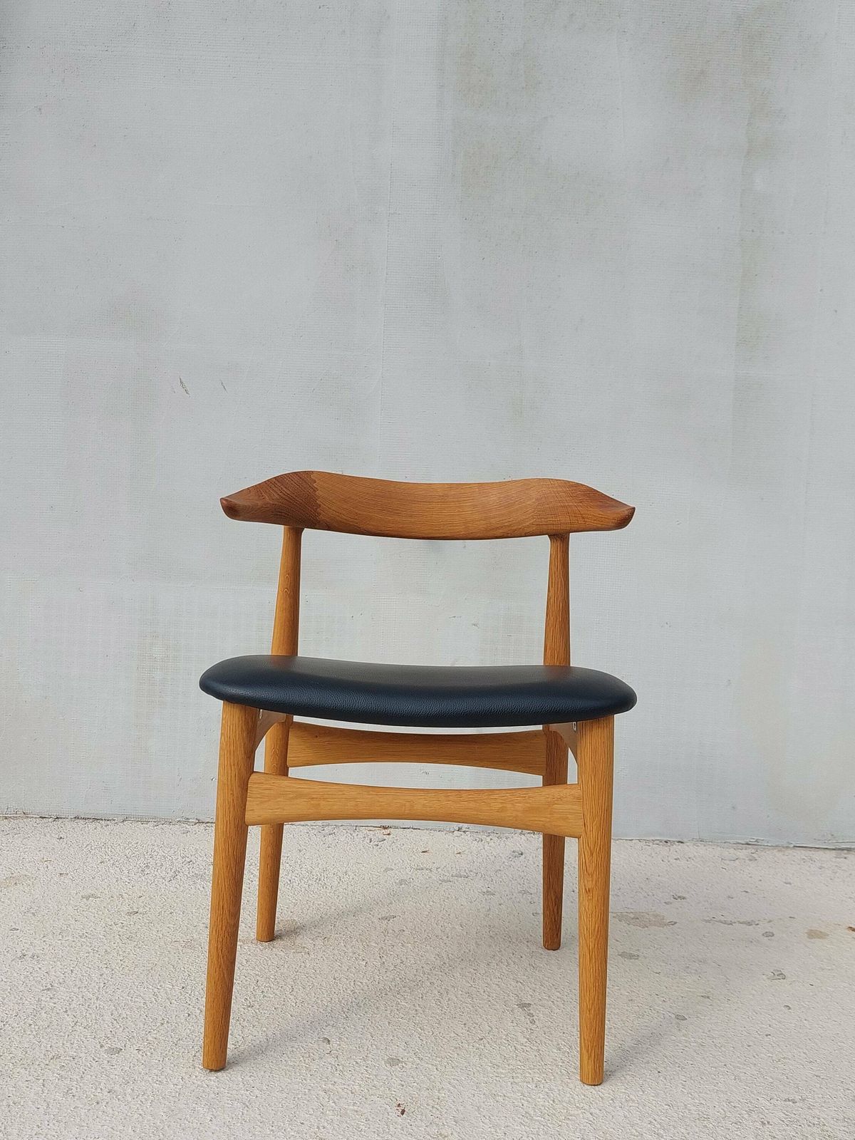 Cow Horn Chair / Cow Horn / Designer Chair / Danish Furniture Design / Danish / Solid Oak / Black Prescott Leather / Knud Færch / 1969's photo buy