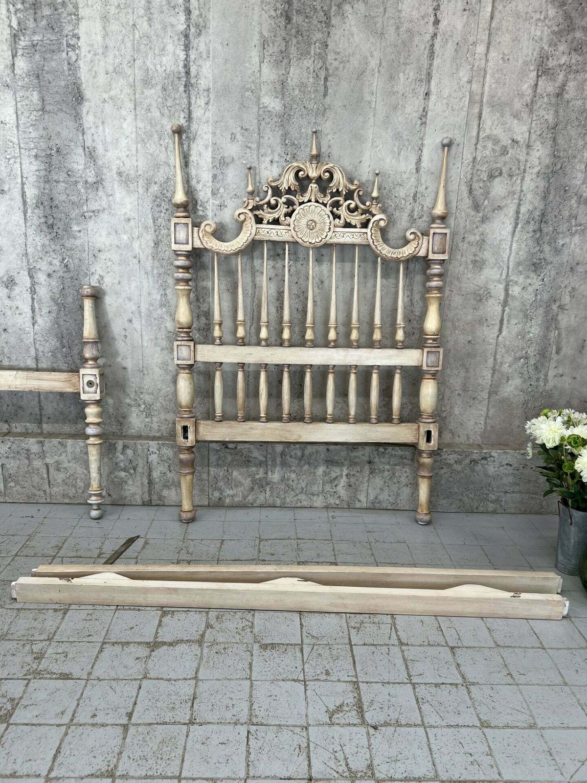 photo furniture Shabby Chic Italian Style Single Bed Frame