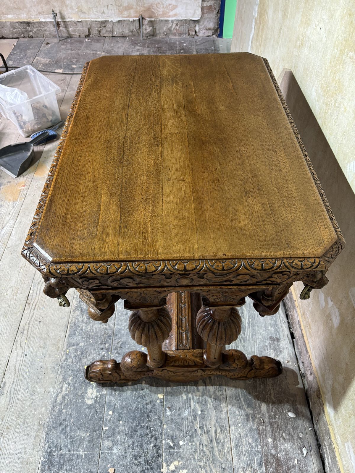 Flemish Carved Oak Dolphin And Lion Table photo 1750.0