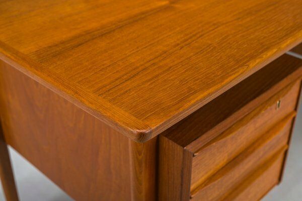 photo vintage Danish Teak Desk By Peter Lovig Nielsen For Hedensted Mobelfabrik, 1972