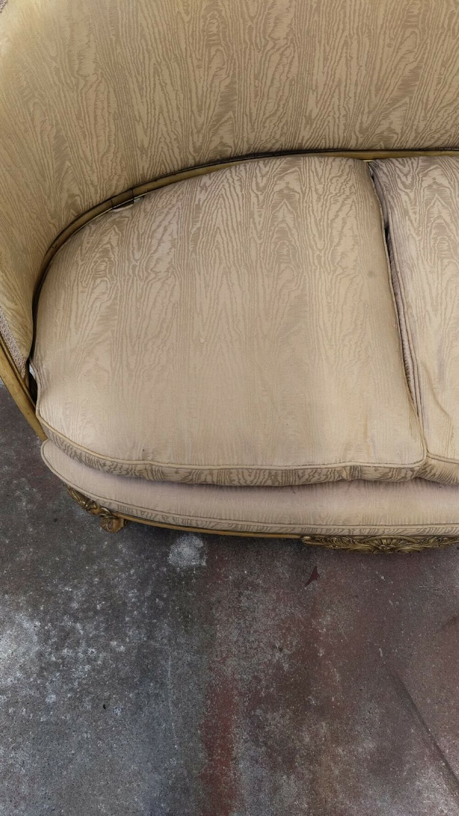 photo vintage Diminutive Antique Louis XV Style Two Seater Salon Hall Sofa C1900