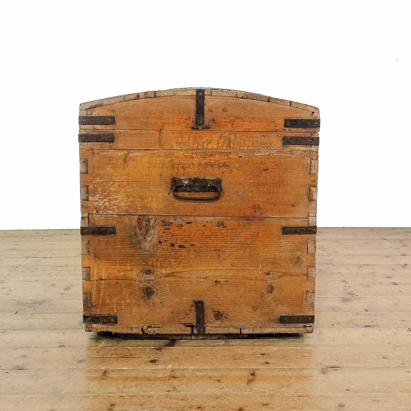 Large Antique 19th Century Pine Domed Trunk | Antique Furniture | Antique Trunk | Antique Storage | Pine Trunks | Blanket Box (M 5795) photo Furniture