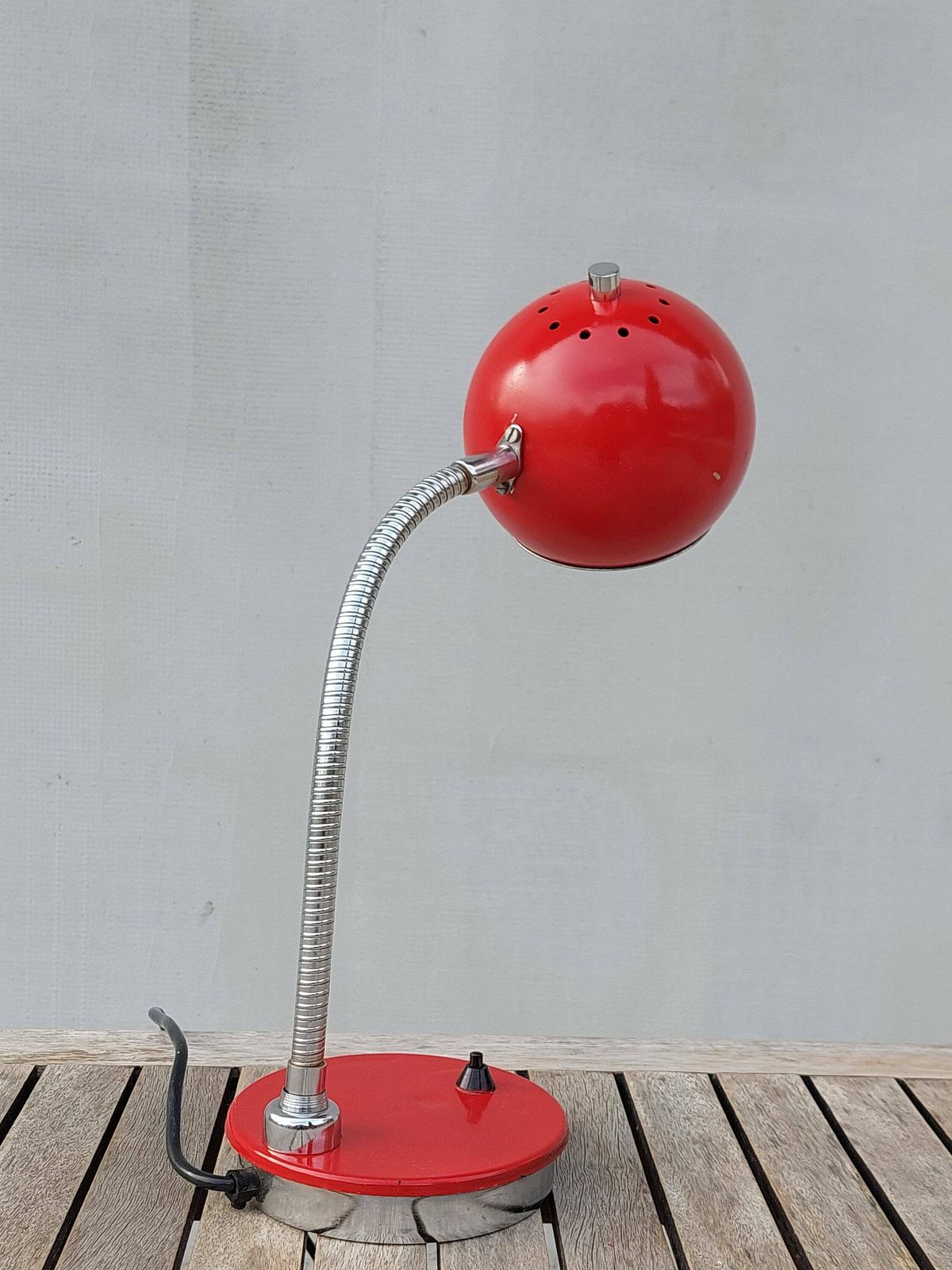 Space Age Table Lamp / Retro Eyeball Table Lamp/Pop Art Table Lamp / Red Eyeball Desk Lamp /Atomic Table Lamp /Mcm Eyeball Lamp /70's photo Lighting