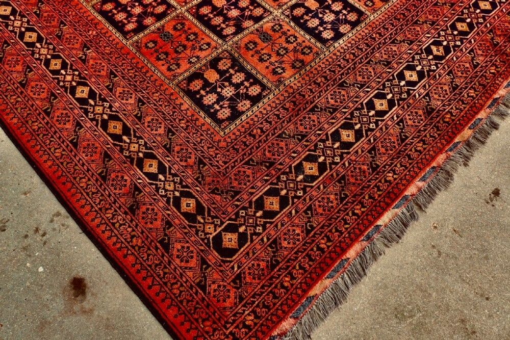 Large Vintage Traditional Pattern Wool Carpet photo Textiles