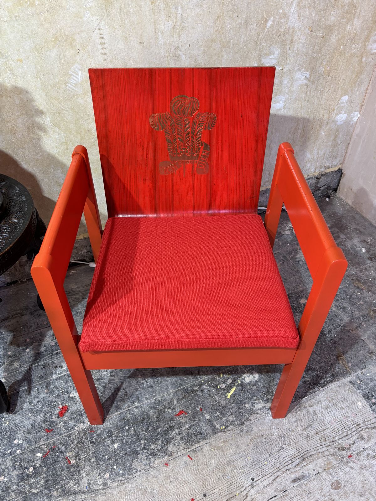 photo buy Pair Of Prince Of Wales Investiture Chairs By Lord Snowden