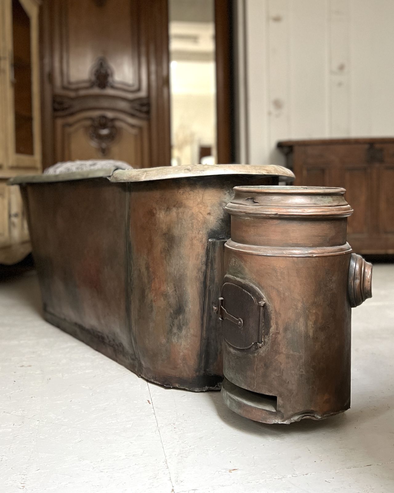 Antique French Bath Tub Decorative Garden Planter photo 995.0