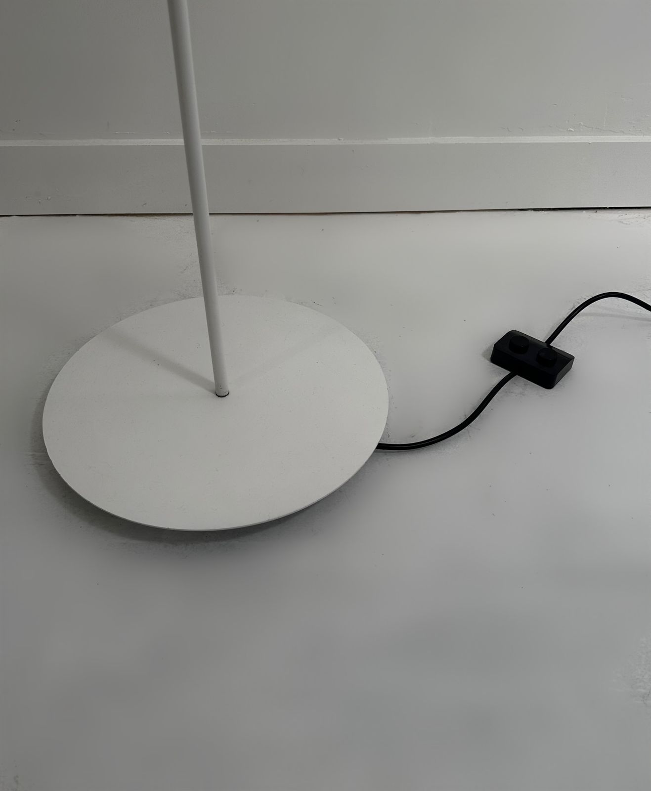 Mid Century Pascal Uplighter Floor Lamp By Vico Magistretti For Oluce Italy 1983 photo 895.0