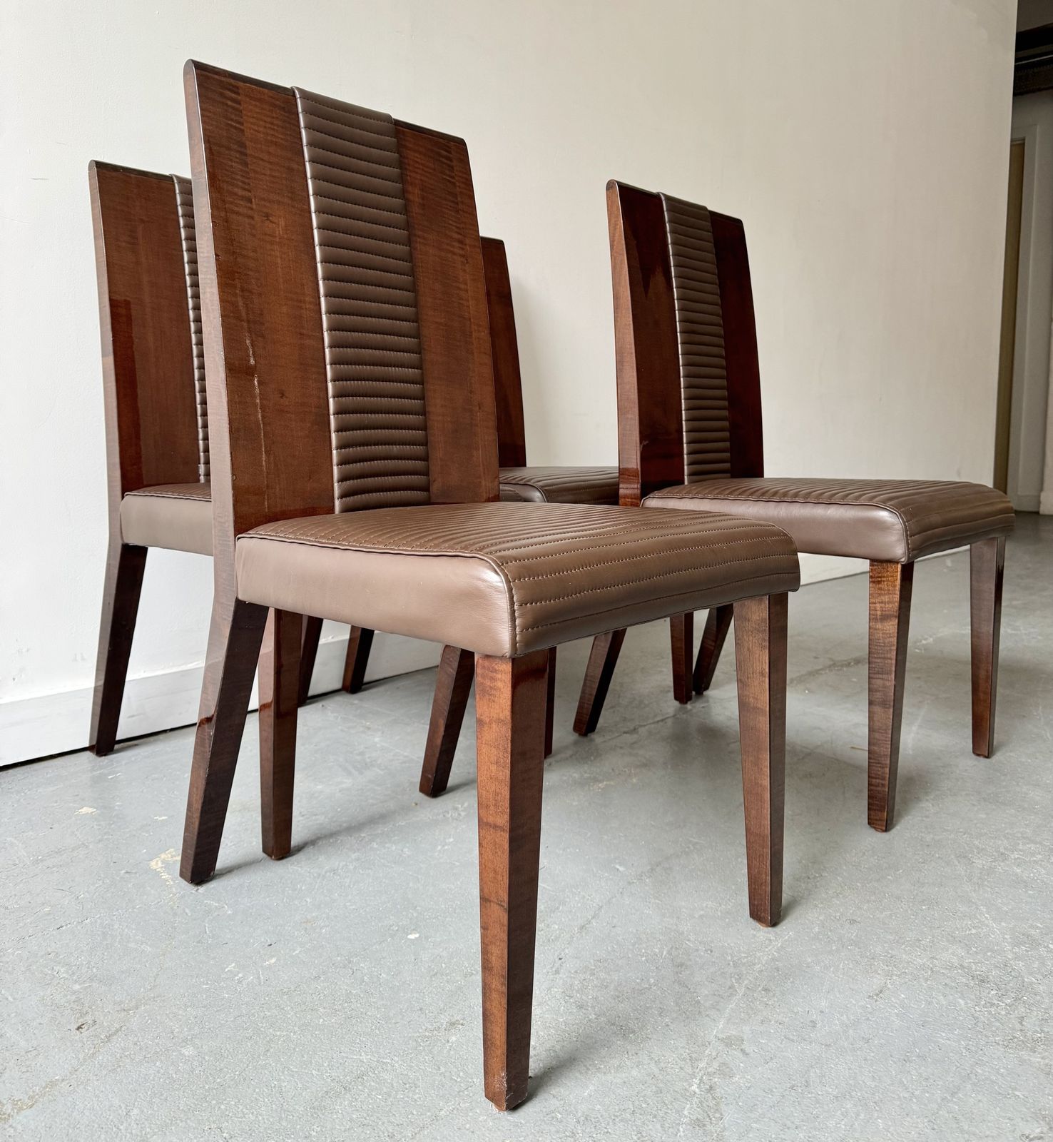 Set Of 4 Contemporary Wooden Dining Chairs photo 590.0