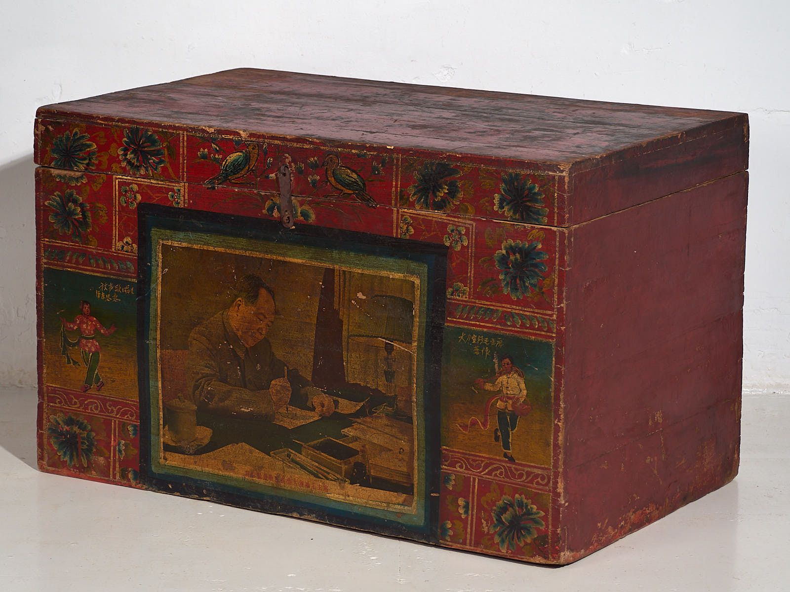Furniture Antique Chinese Storage Trunk With Chairman Mao Painting (C.1900) #6 photo