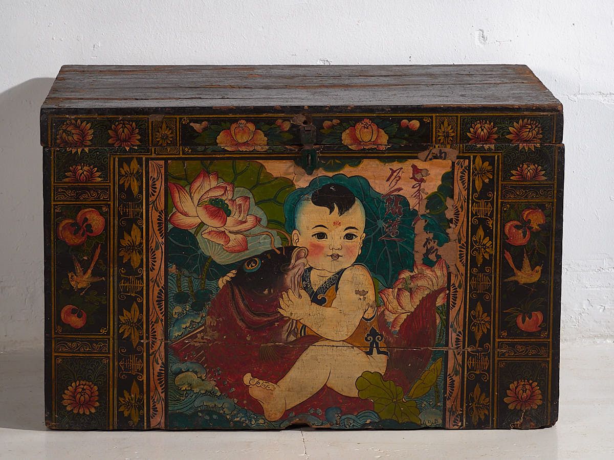 Dark Antique Oriental Trunk (C.1900) #4 photo vintage