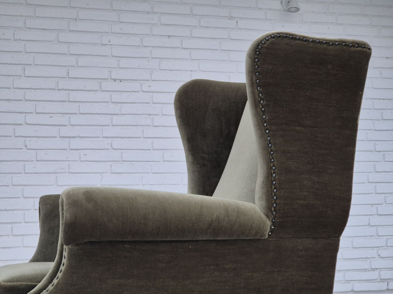photo vinterior 1970s, Danish Highback Armchair, Original Condition, Furniture Velour.