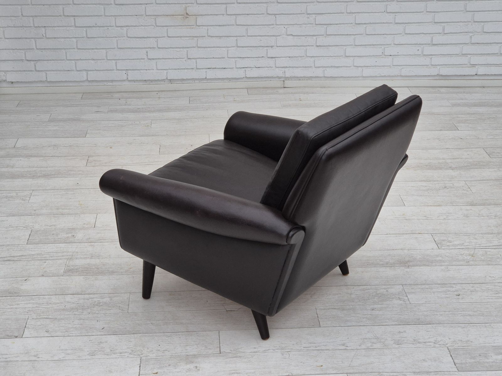 Ca. Jaren 1960, Deens Design Van Aage Christiansen, Model "Diplomat", Fauteuil Met Voetenbank. photo for sale