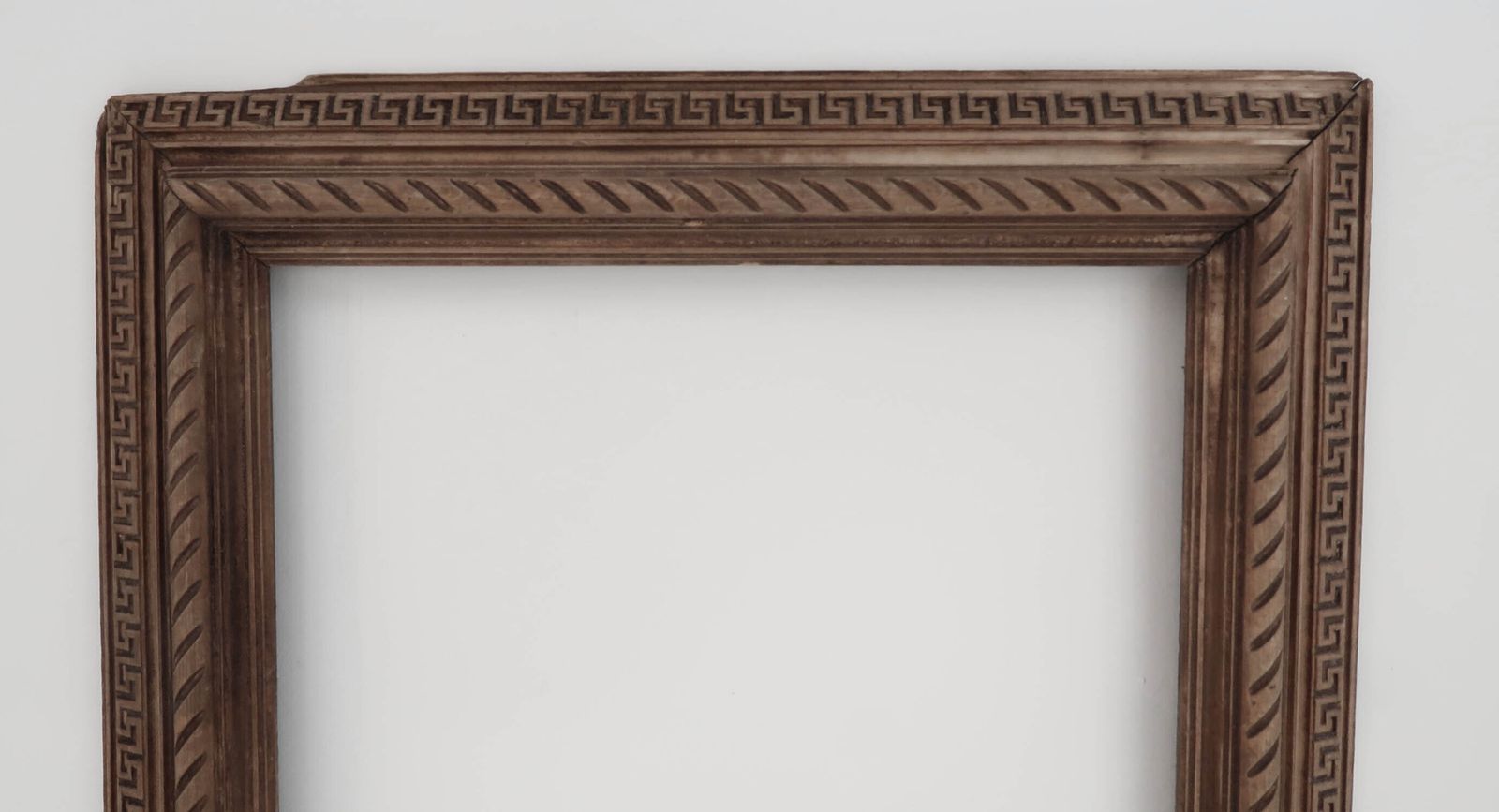Large Antique Renaissance Style Carved Wood Picture Frame. English, 19th Century photo furniture