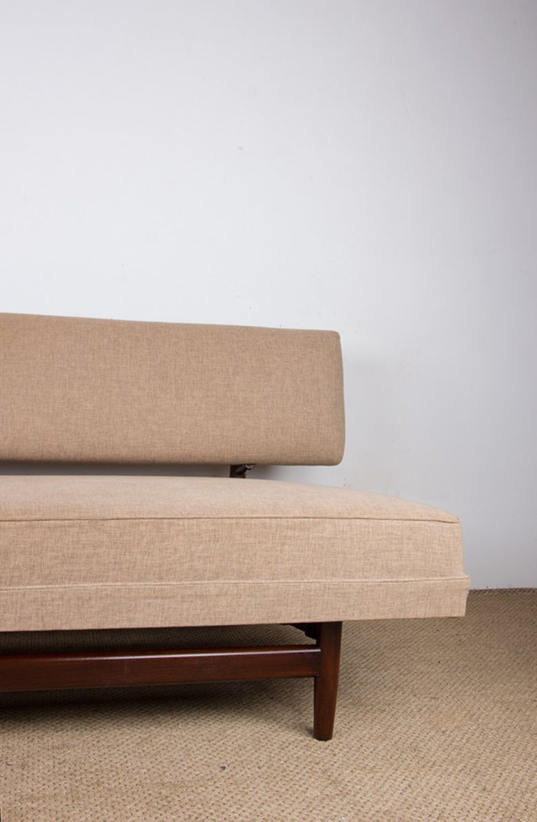 Grand canapé, méridienne, scandinave en teck et tissu neuf, 1960. photo Mobilier