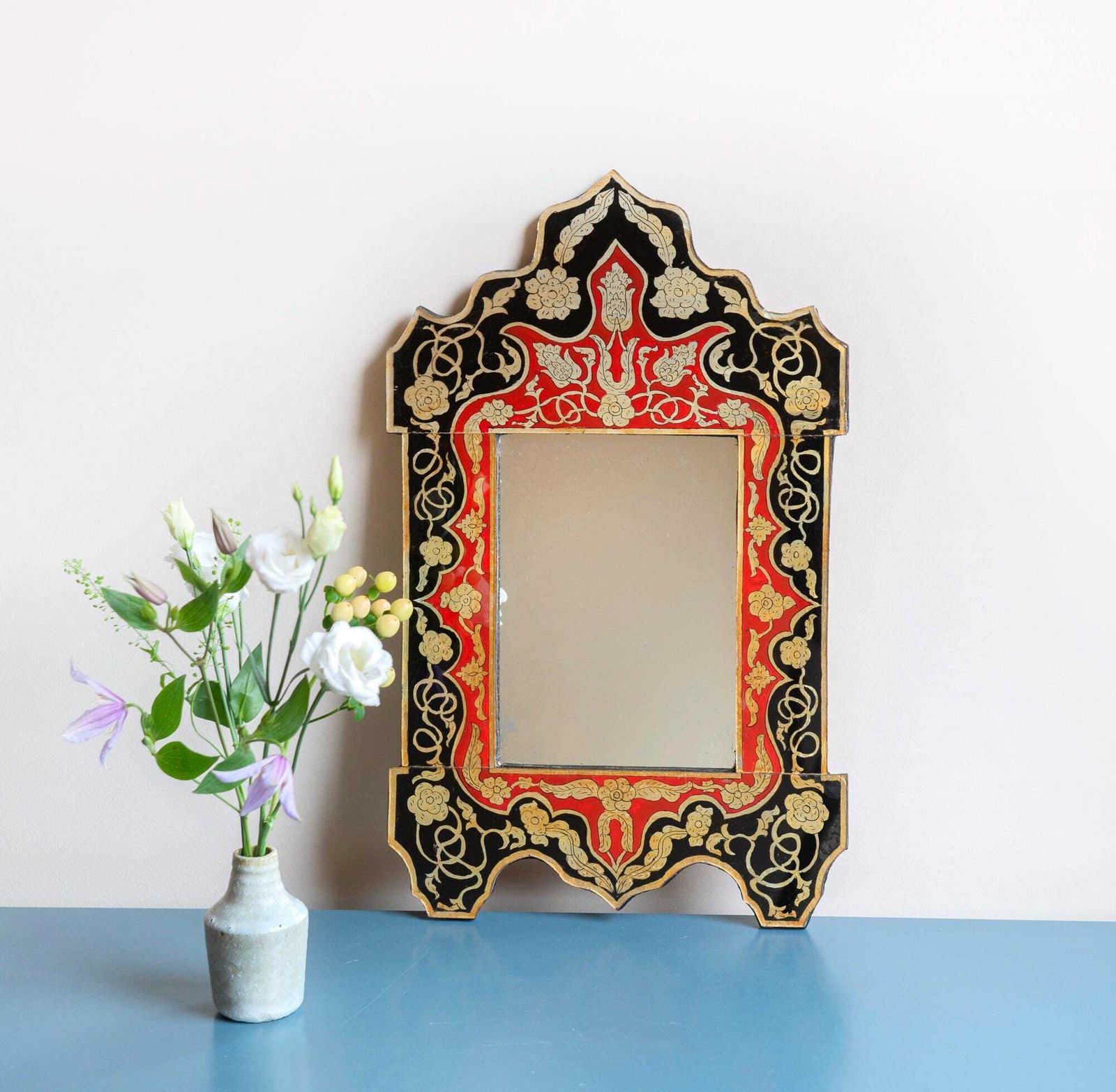 Vintage Peruaanse Spiegel Met Achterglasschildering, Handgemaakt Volkskunst Spiegel, Ca. Jaren 1960, Gouden Bloemmotief Wandspiegel, Bohemian Woondecoratie photo buy