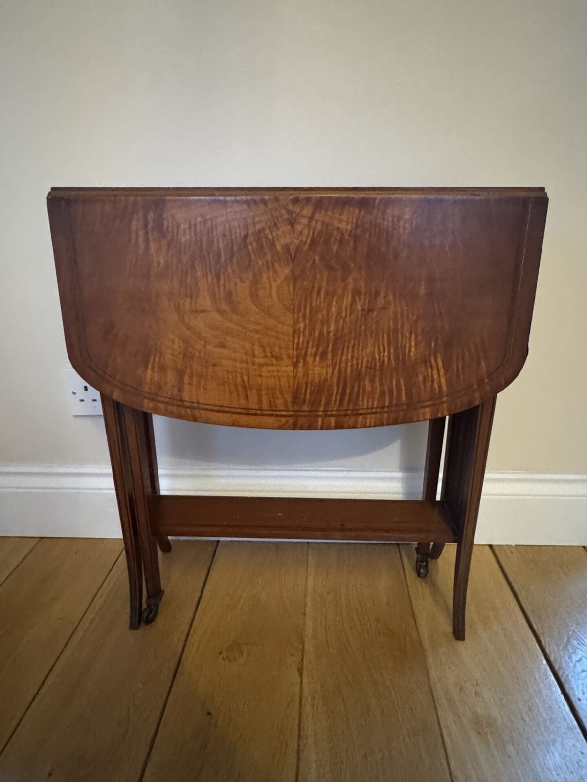 Elegant Antique Sutherland Table By Maple & Co photo buy