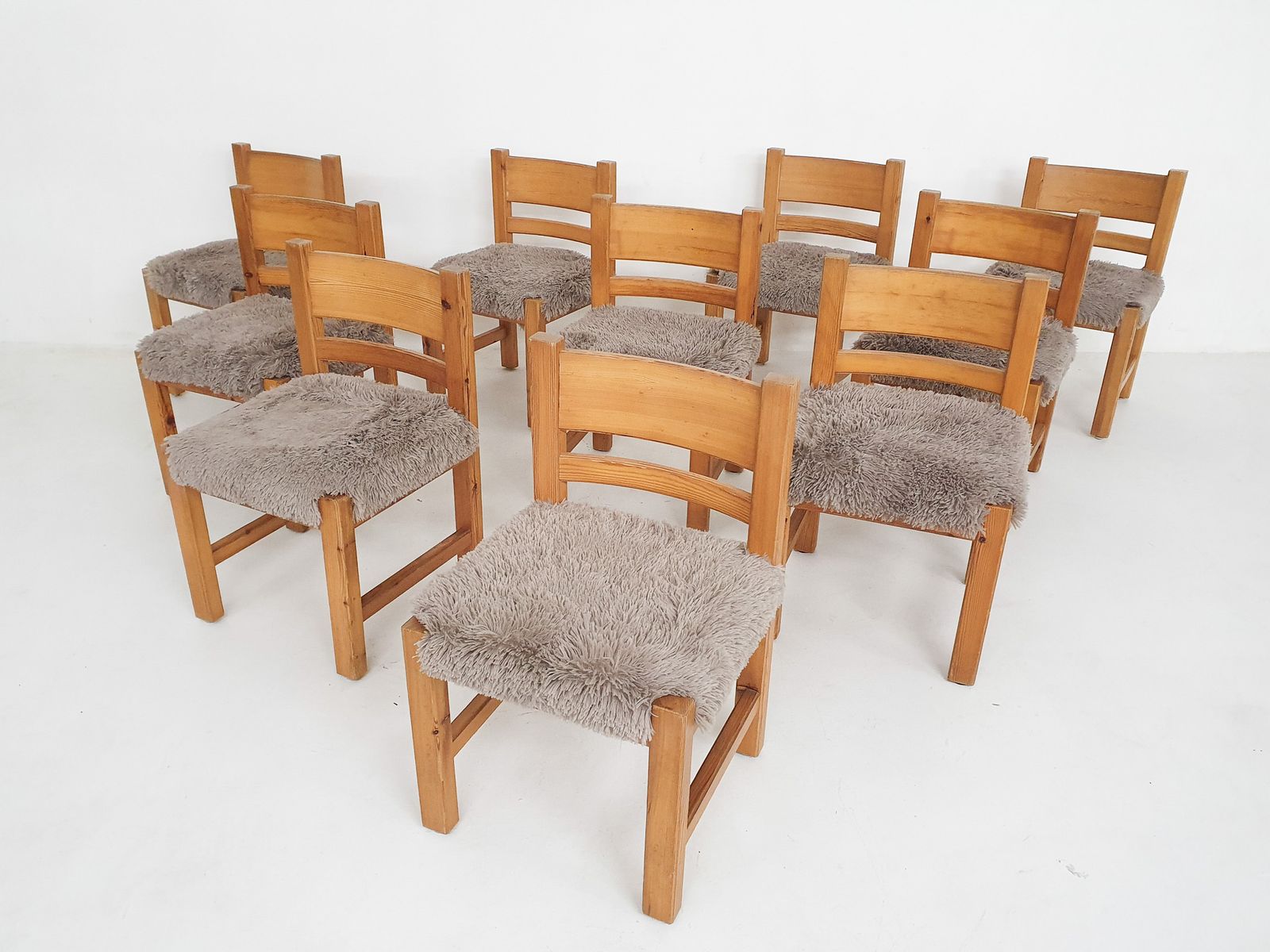 Set Van 10 Grenenhouten Eetkamerstoelen In De Stijl Van Ate Van Apeldoorn, Nederland, Ca. Jaren 1970 photo Meubels