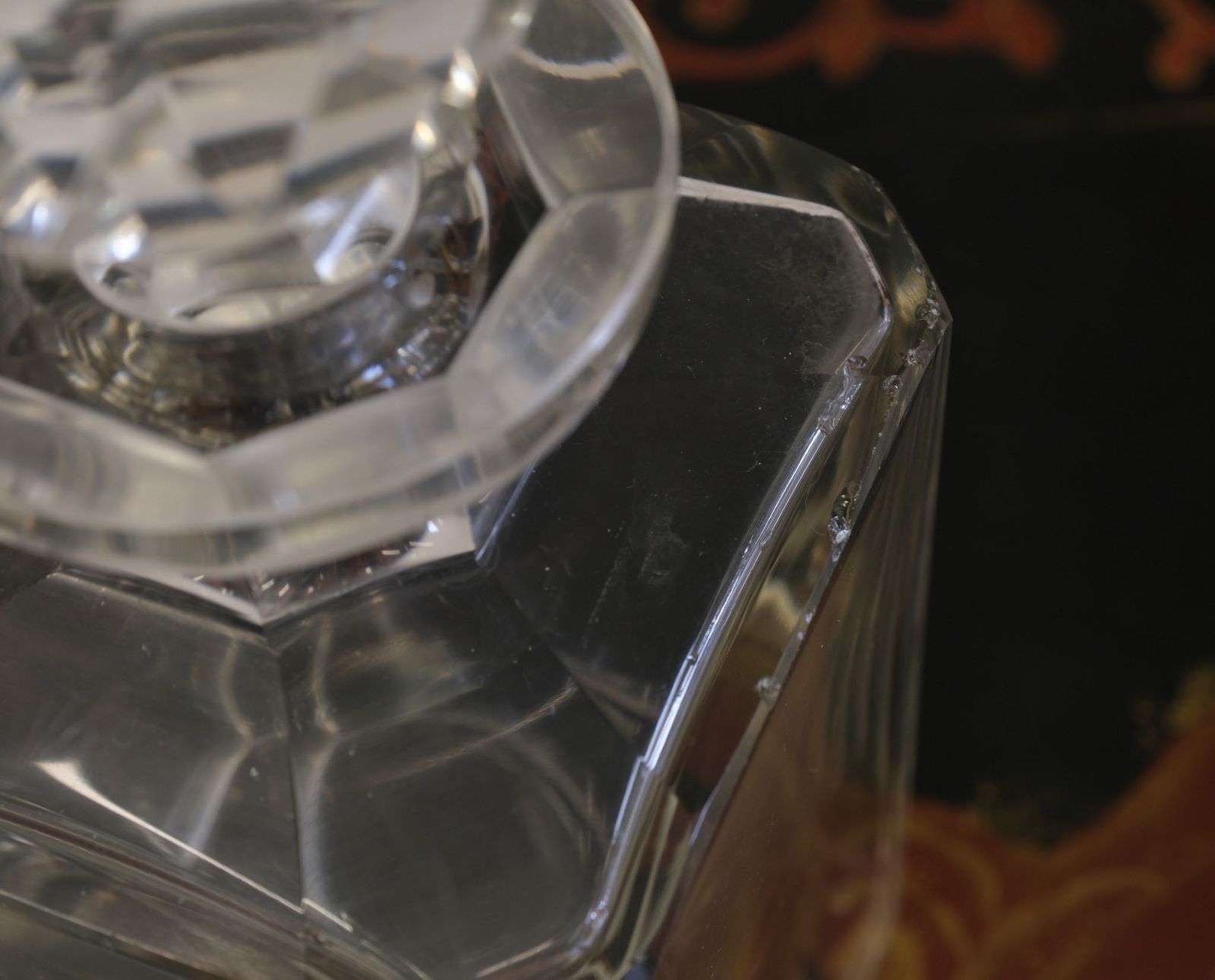 photo furniture Rare 19th Century Decanter Box Depicting A Medieval Castle