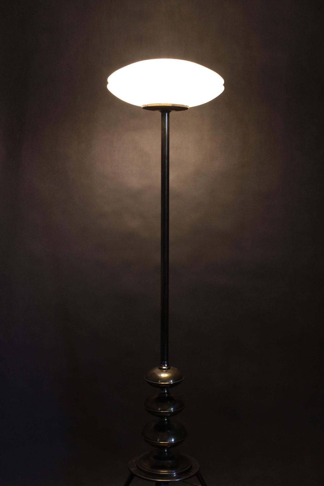 photo furniture 1940s Restored Floor Lamp In Brass Finish With  Glass Shade