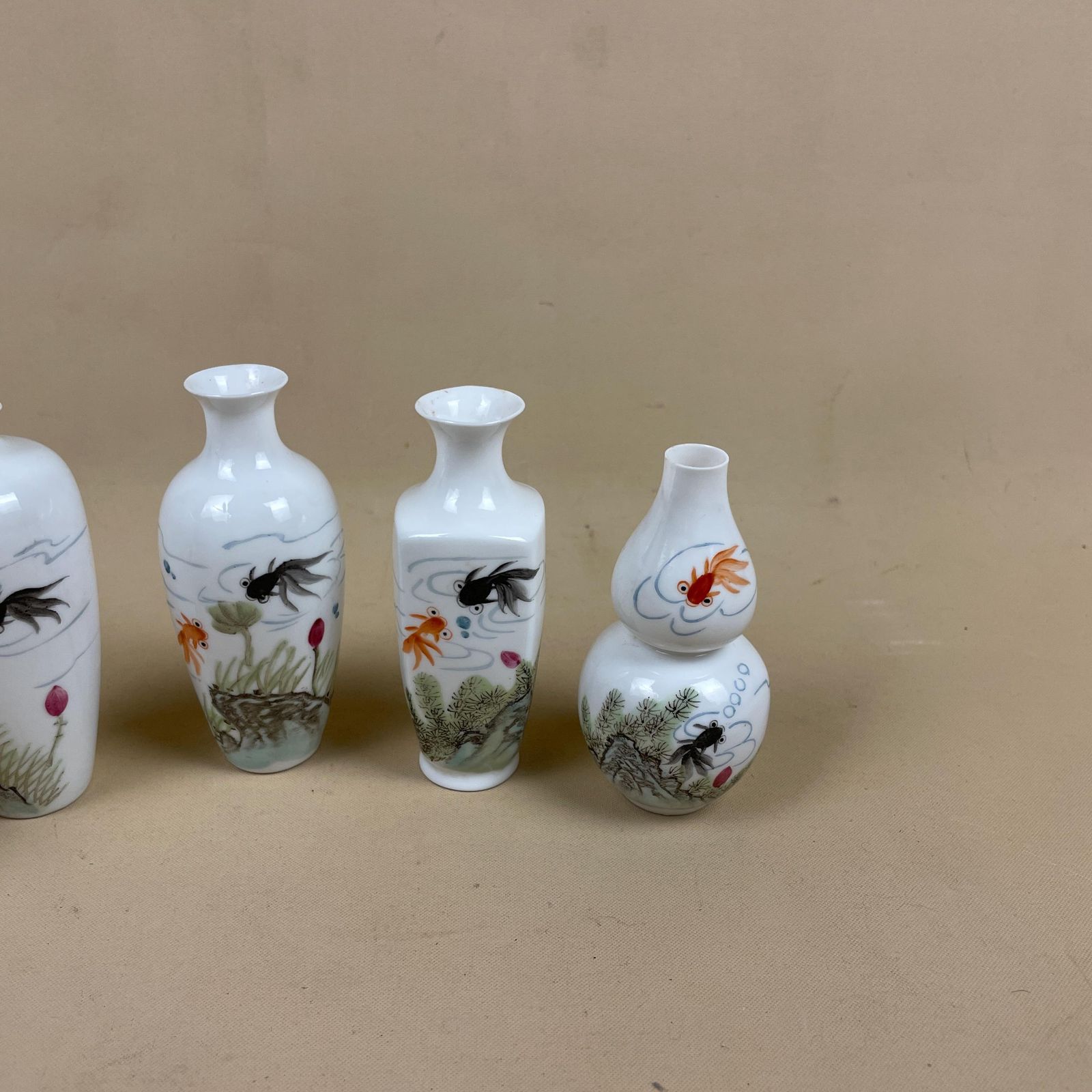 Set Of 5 Miniature Oriental Chinese Ceramic Porcelain Hand Painted Vase Small Floral Decorative Pot Antique Asian White Fish Bone China photo Home Decor