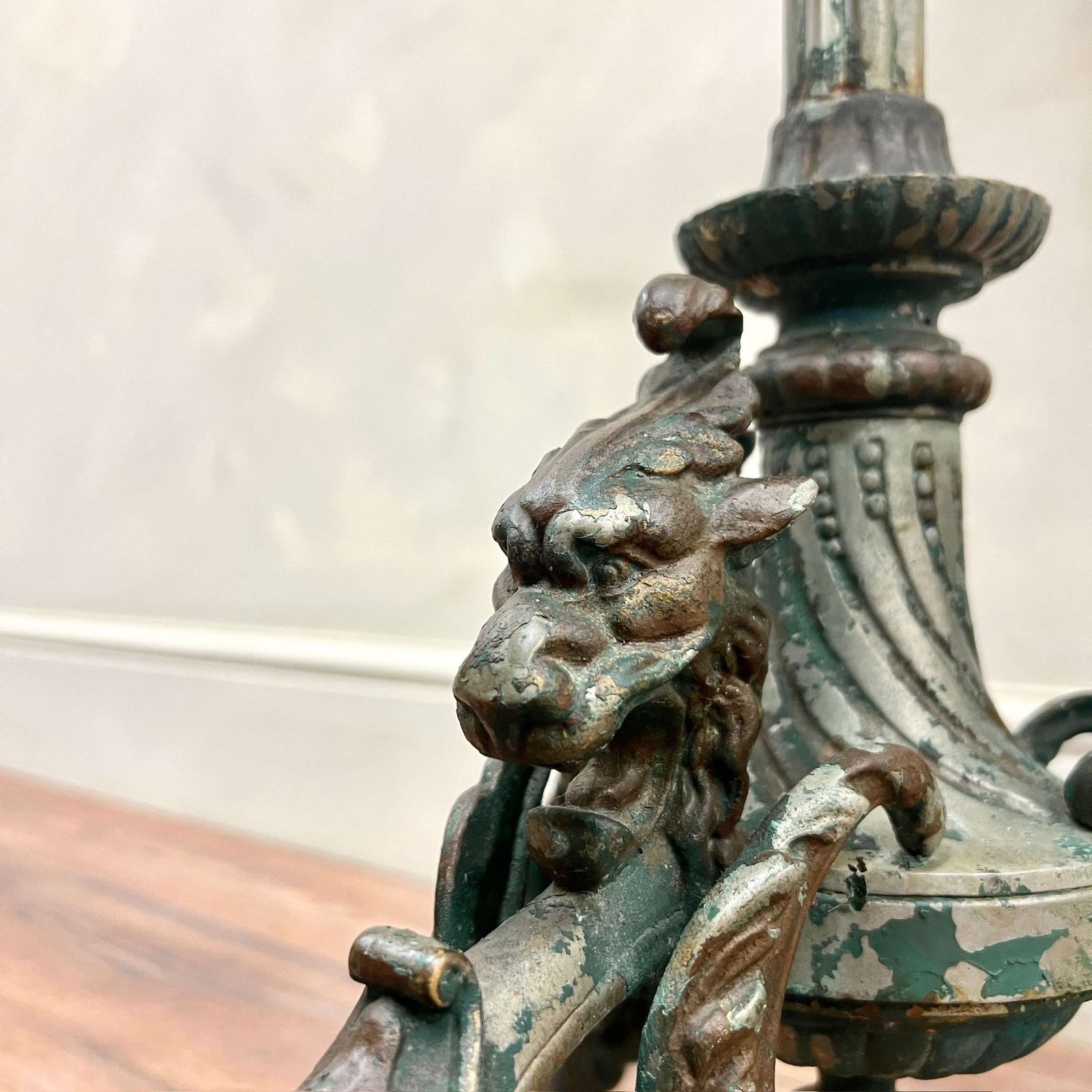 French 19th Century Green Lion Paw Floor Table Lamp photo Lighting
