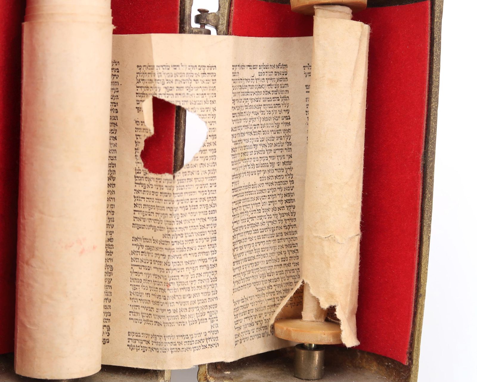 Sefer Torah In Enameled Brass Stand, Judaica 1960s / Jerusalem, Judaic, Jewish photo vinterior
