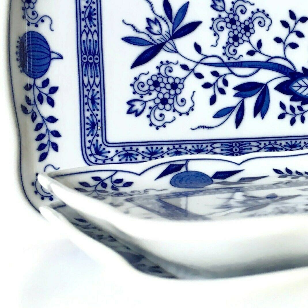 photo furniture Blauw Uien Cakeplateau | Blauw Wit Porselein | Rechthoekige Sandwichschaal | Hutschenreuther (Rosenthal)