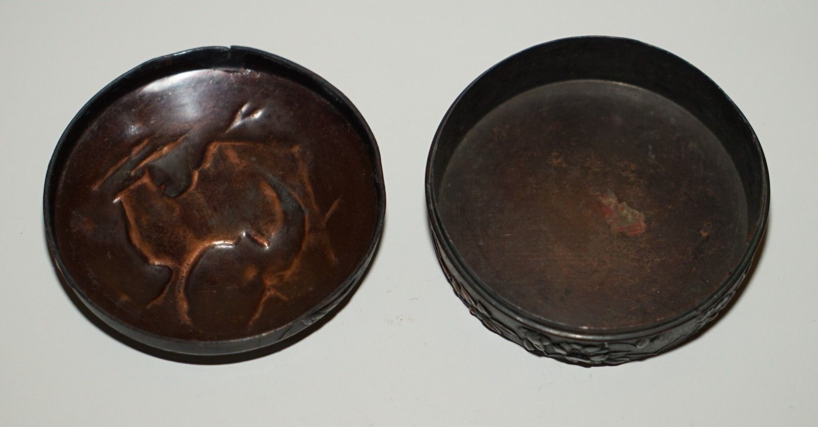 Small Antique Oriental Copper & Bronze Repousse Jewellery Box Depicting Chickens photo vinterior
